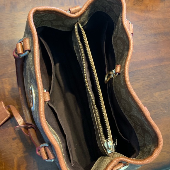 Coach purse - Picture 3 of 5